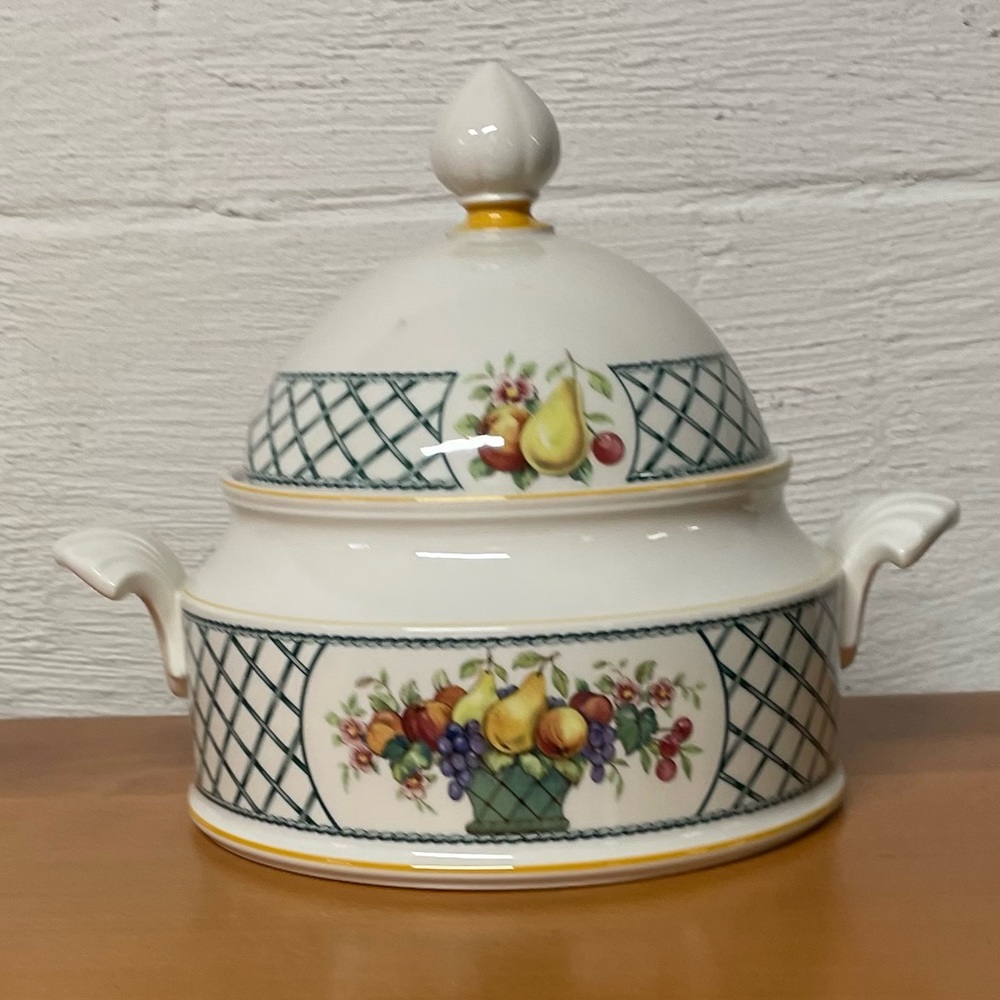 Villeroy & Boch Basket design - soup tureen